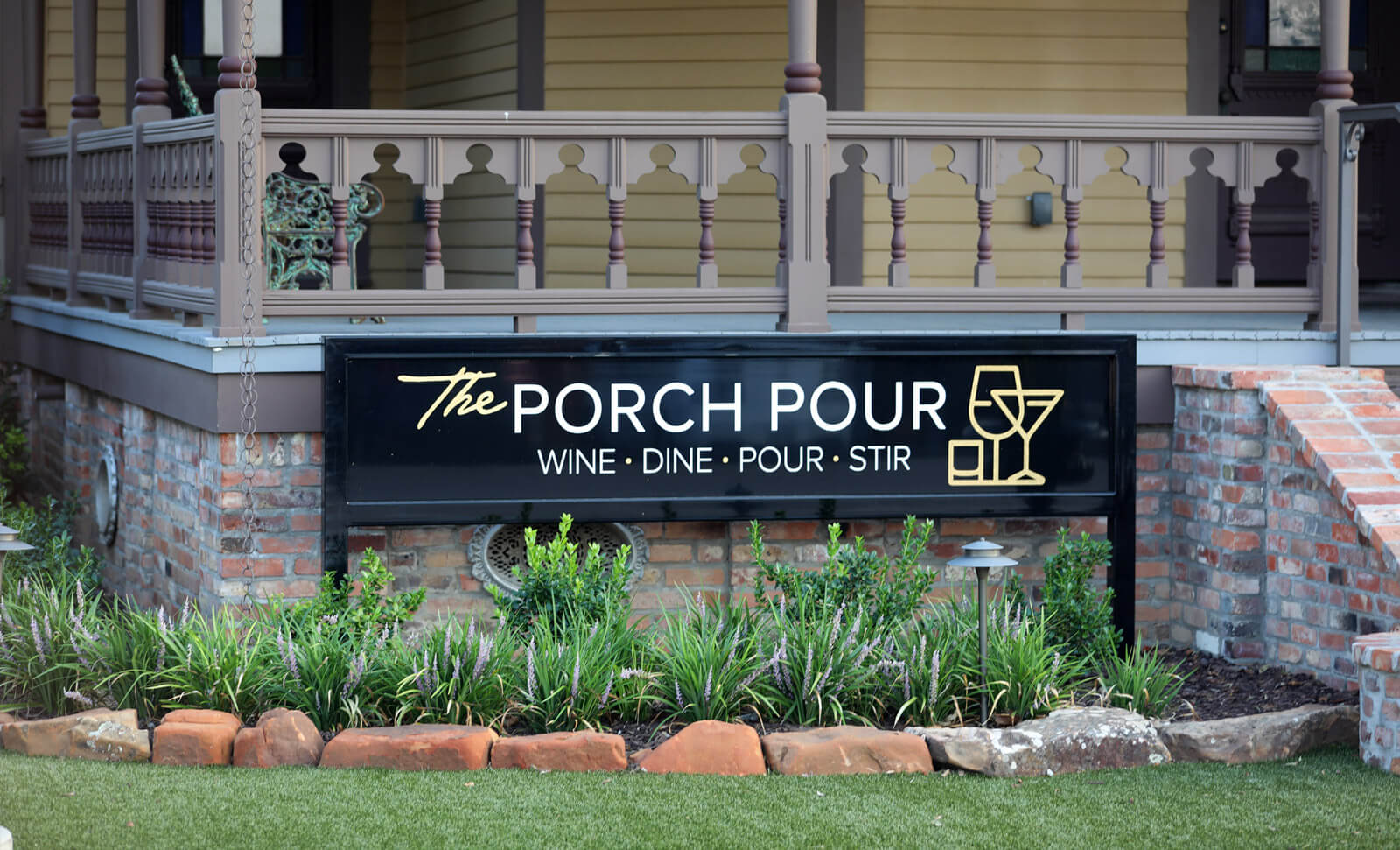 restaurant-branding-dallas-the-porch-pour-3